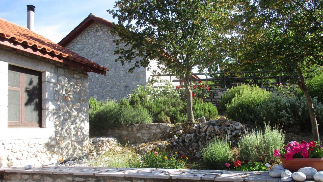 Stone House In A Quiet Landscape, Leonidion 빌라 외부 사진